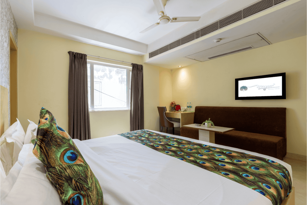 Paankhuri Pure Vegetarian Multi-Cuisine Restaurant New Delhi